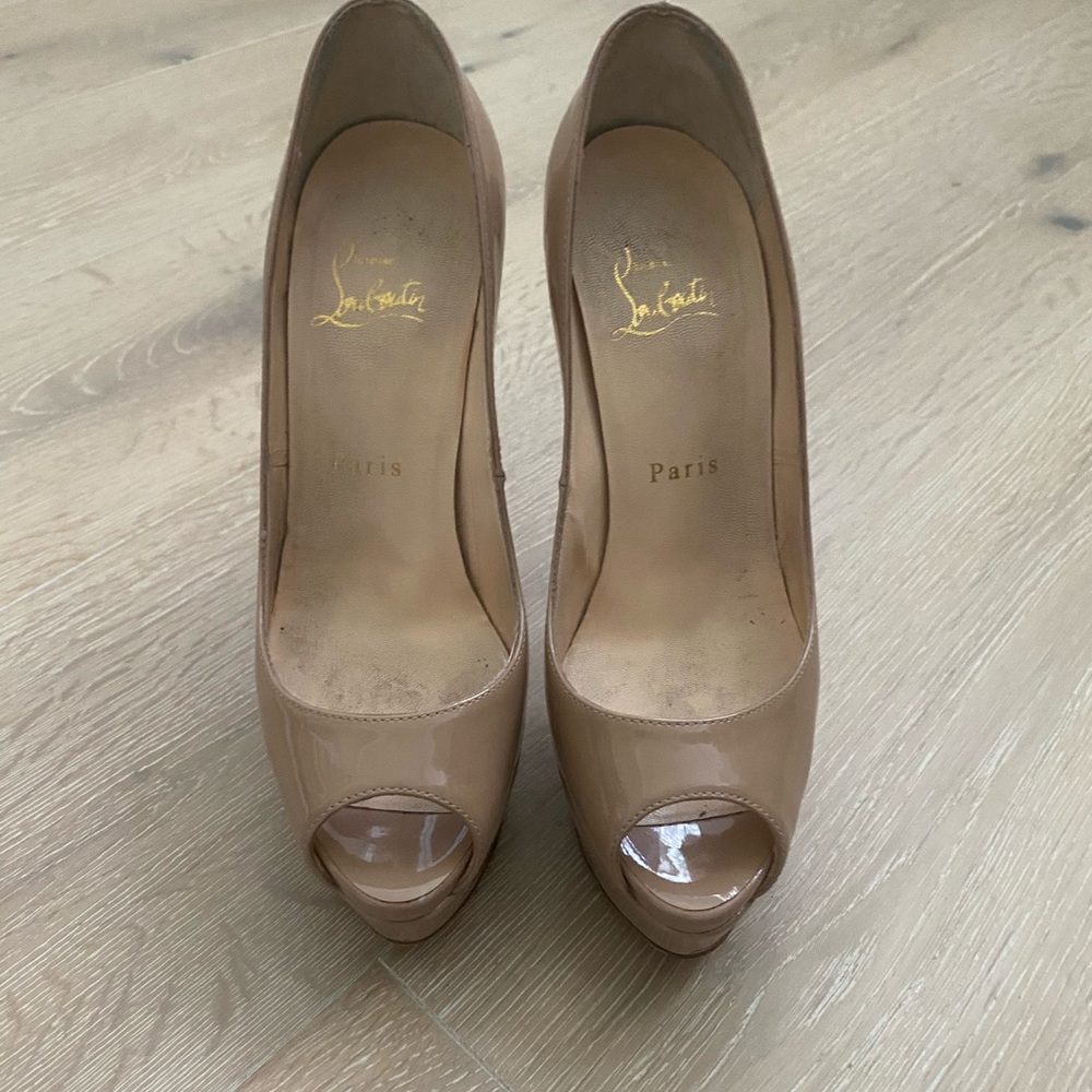 Christian Louboutin Peep Toe Pump